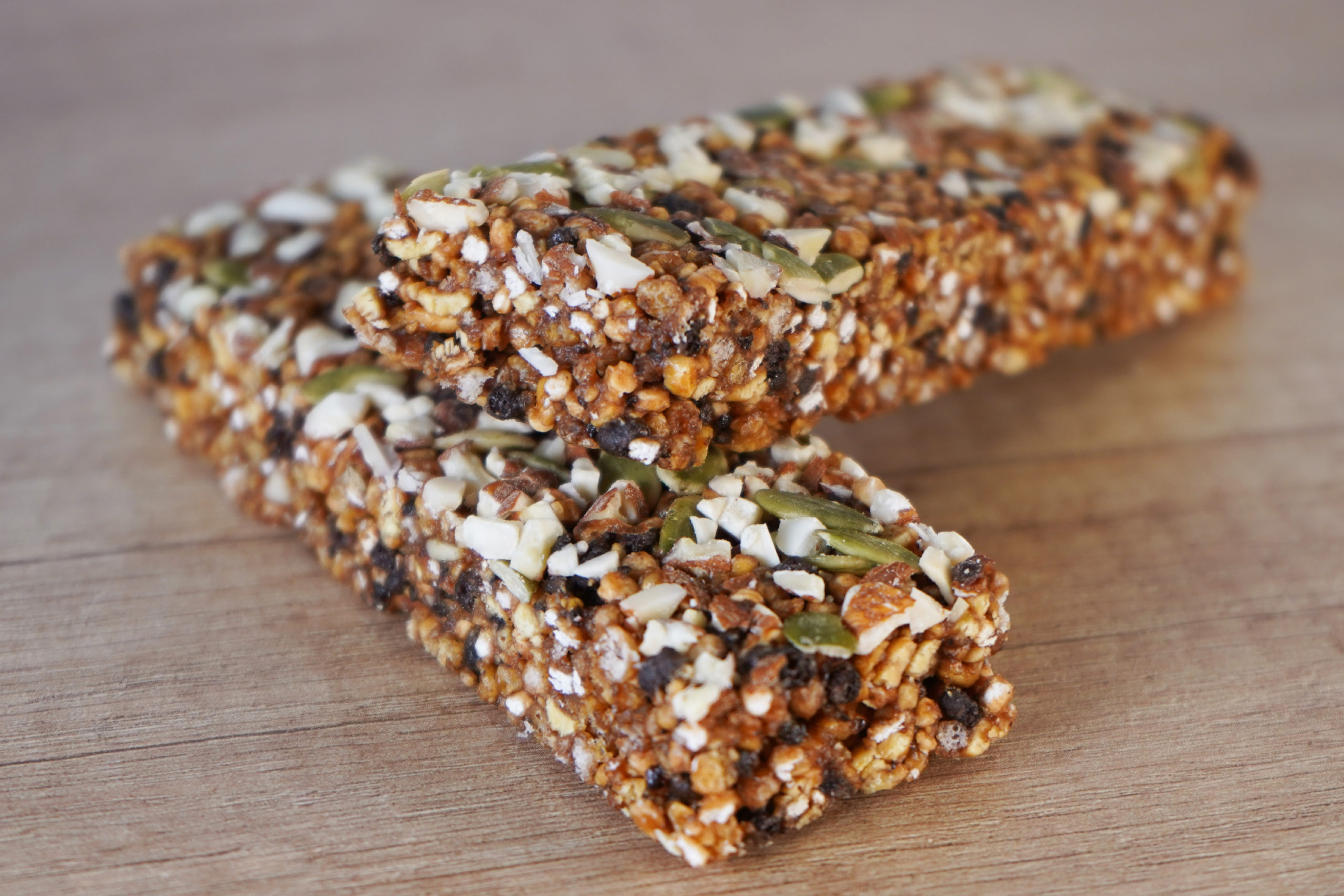 Meal replacement nut & seed bar