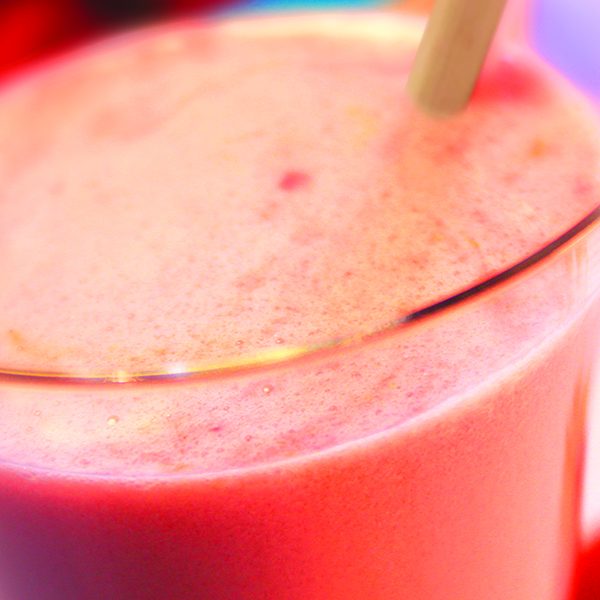 high-protein-strawberry-milk-shake-weight-loss